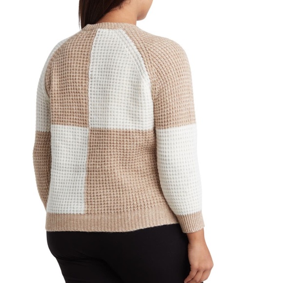 + T TAHARI + Checkerboard Sweater - Picture 2 of 3